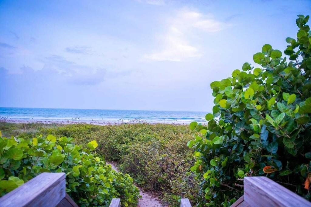 Beach House W/Putting Green/Game Rm/Rooftop Deck Cocoa Beach Eksteriør billede